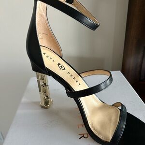 New, never worn w/box